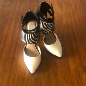 EUC DV Dolce Vita zebra pumps